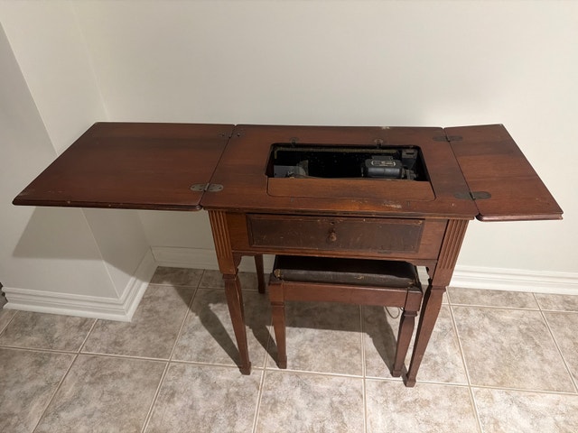 Antique Singer Sewing Machine - photo 3