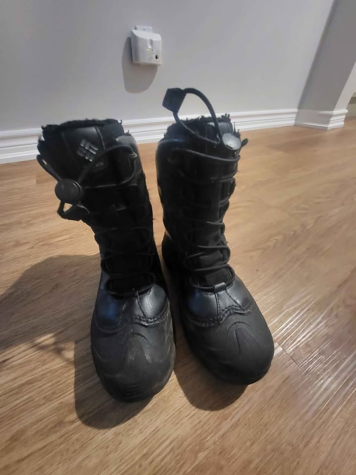 Columbia Boys Winter Boots Size 6 - photo 2
