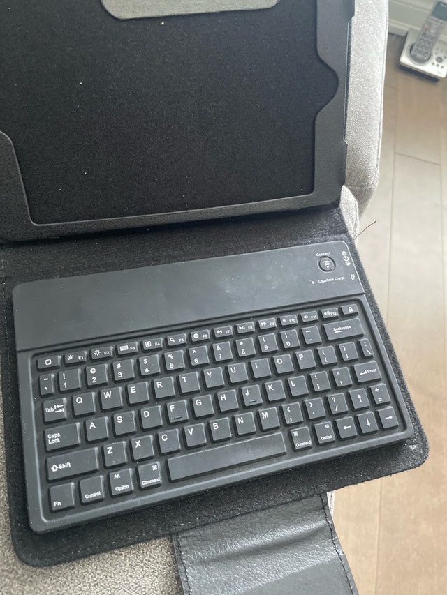 Tablet Keyboard Case for 6x8 inch Screens - photo 2