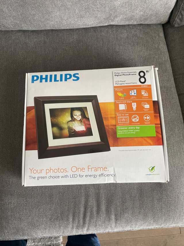 Philips 8" Digital Photo Frame