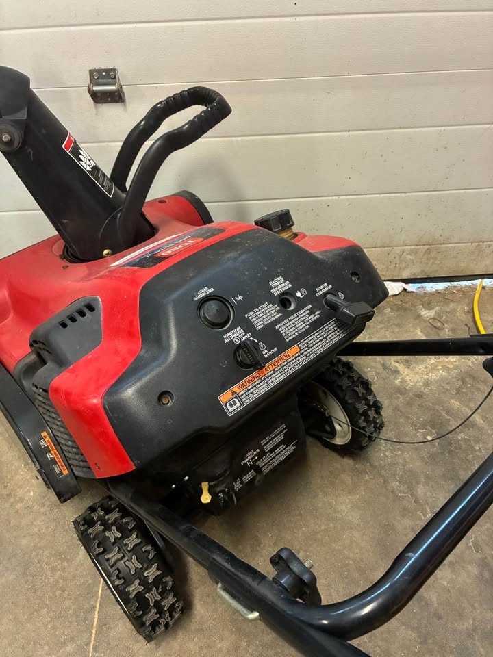 24in. Toro Snowblower - photo 4