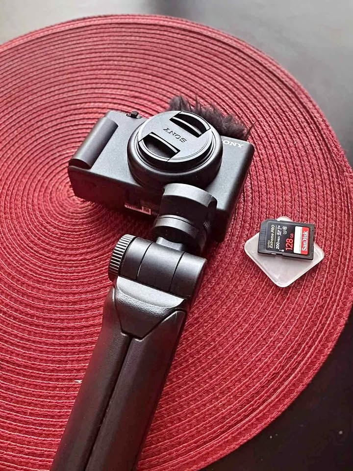 Sony ZV-1F Content Creator Camera Kit