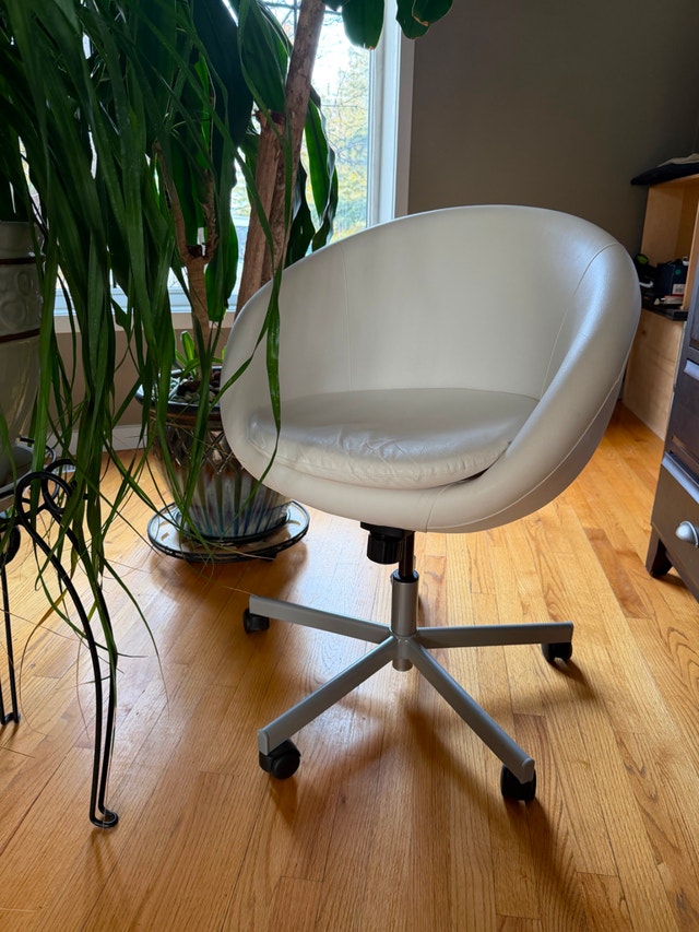 URGENT SALE: Sofa, Table, Chairs & More - $350 Total - photo 3