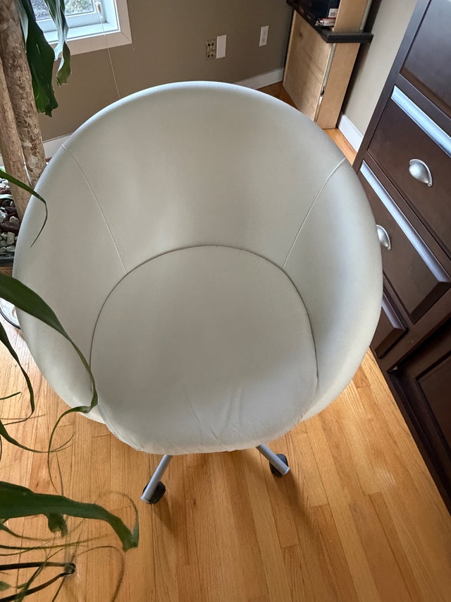 White Adjustable Swivel Chair - Like New - photo 2