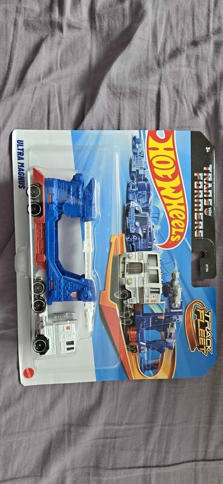 Unopened Hot Wheels Transformers Ultra Magnus