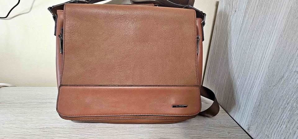 ALDO Brown Messenger Bag – Great Condition