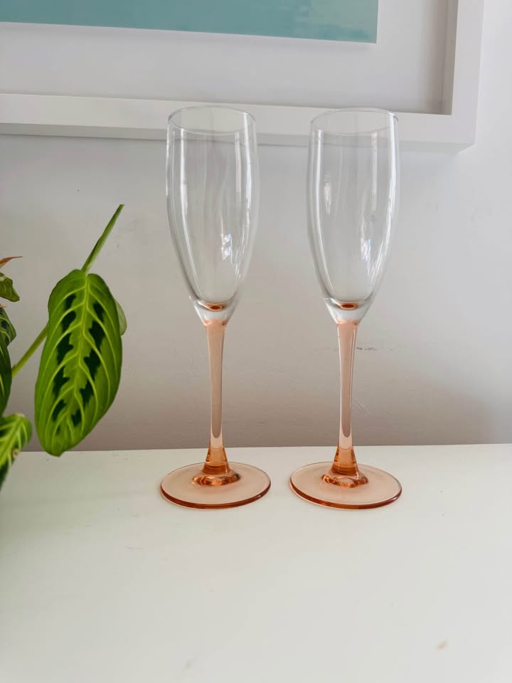 Pair of Pink Stem Champagne Glasses. Vintage. Made in France. - photo 3