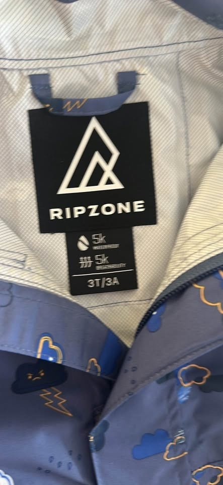 Ripszone Rainsuit - Brand New with Tags - photo 3