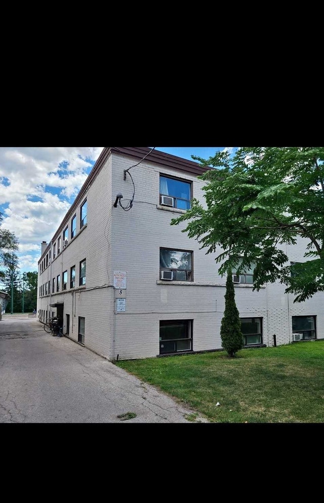 Room for rent in Etobicoke - photo 5