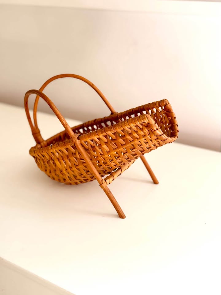 Mid Century Modern Wicker Wine Basket - photo 5