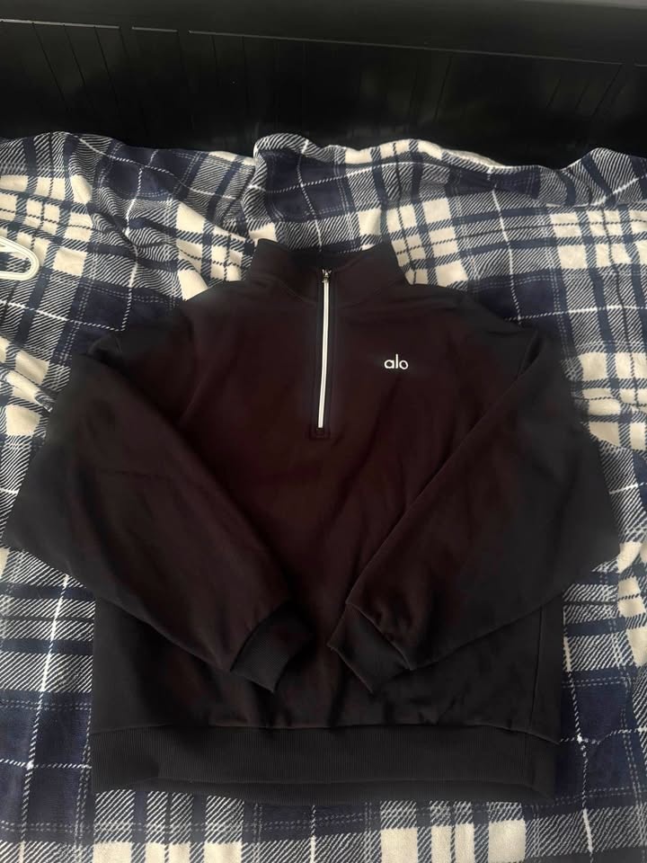 Alo 1/4 Zip Pullover - Black
