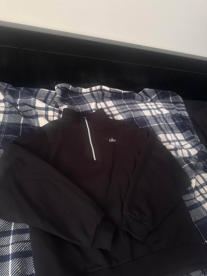 Alo 1/4 Zip Pullover - Black - photo 2