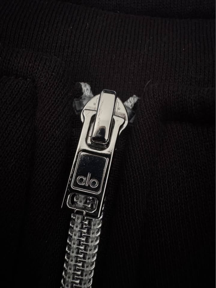 Alo 1/4 Zip Pullover - Black - photo 5