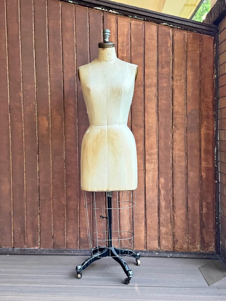 Women’s Vintage DRESS FORM Mannequin