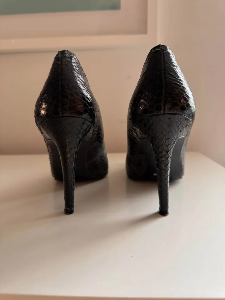 Ralph Lauren Black High Heels Size 7 M image indicator(3)