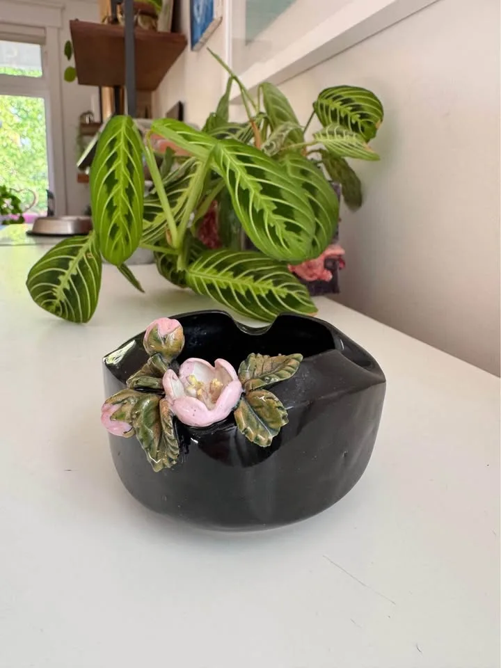 Vintage Ceramic Ashtray/Catch All Floral Design image indicator(2)