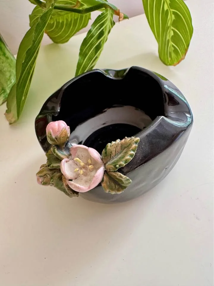 Vintage Ceramic Ashtray/Catch All Floral Design image indicator(3)