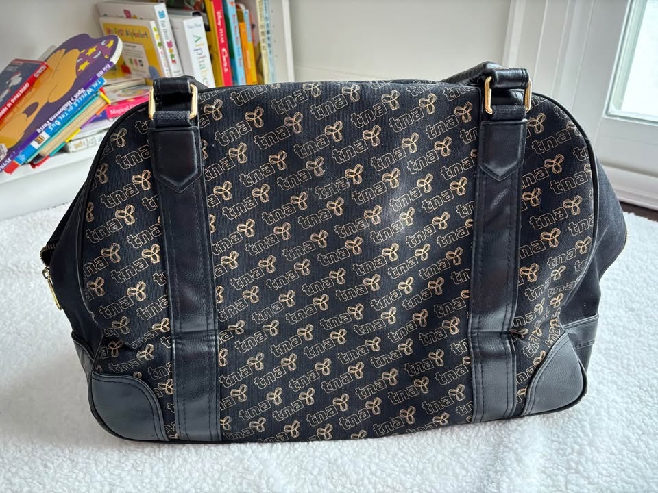 Y2K TNA Black & Gold Duffle/Bowling/Weekender Bag - photo 2