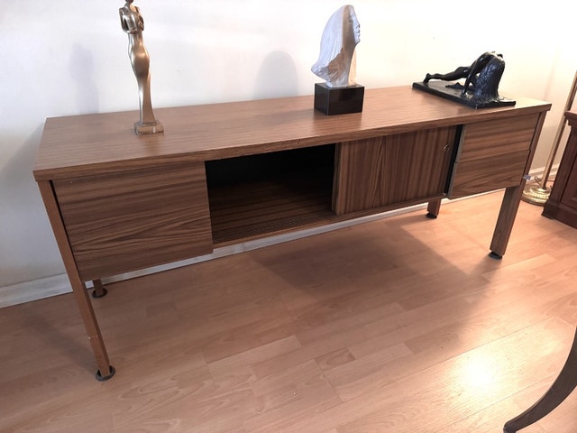 MODERN WOOD CABINET