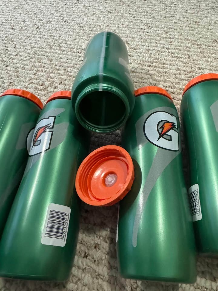 Gatorade Squeeze Water Sports Bottle - Pack of 2 - photo 3