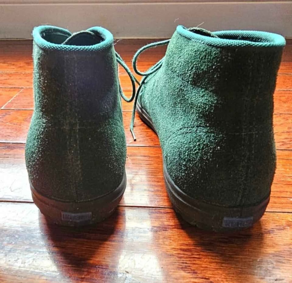 Size 9.5 or 10 vintage suede forest green Keds Chukka boots - photo 4