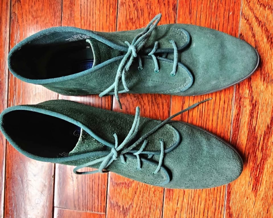 Size 9.5 or 10 vintage suede forest green Keds Chukka boots - photo 5