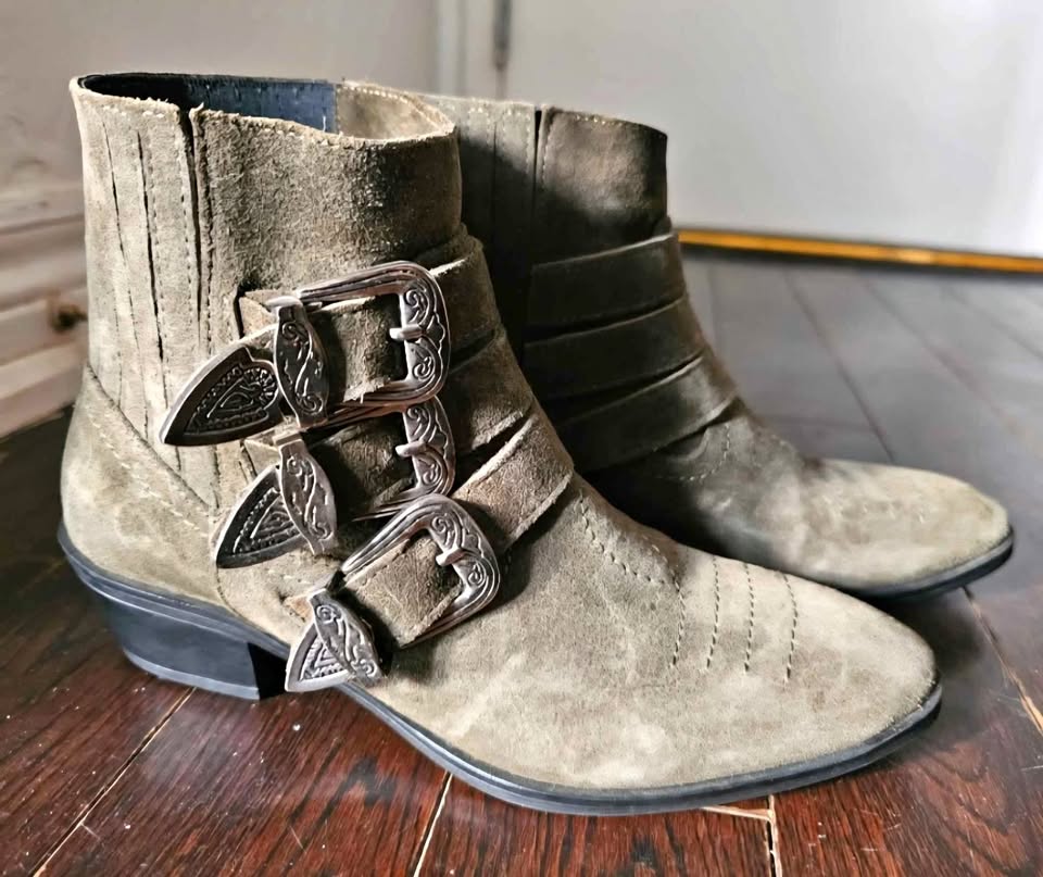 Size 36 US 6 Green suede Italian ankle booties boots