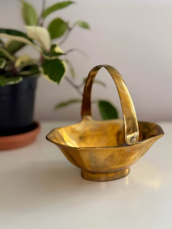 Solid Brass Basket with handle. VINTAGE. - photo 2
