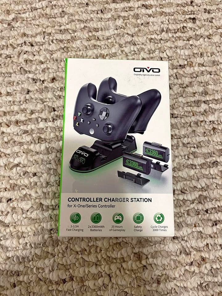 OIVO XSX Controller Charger Station w/ 2 Rechargeable Batteries