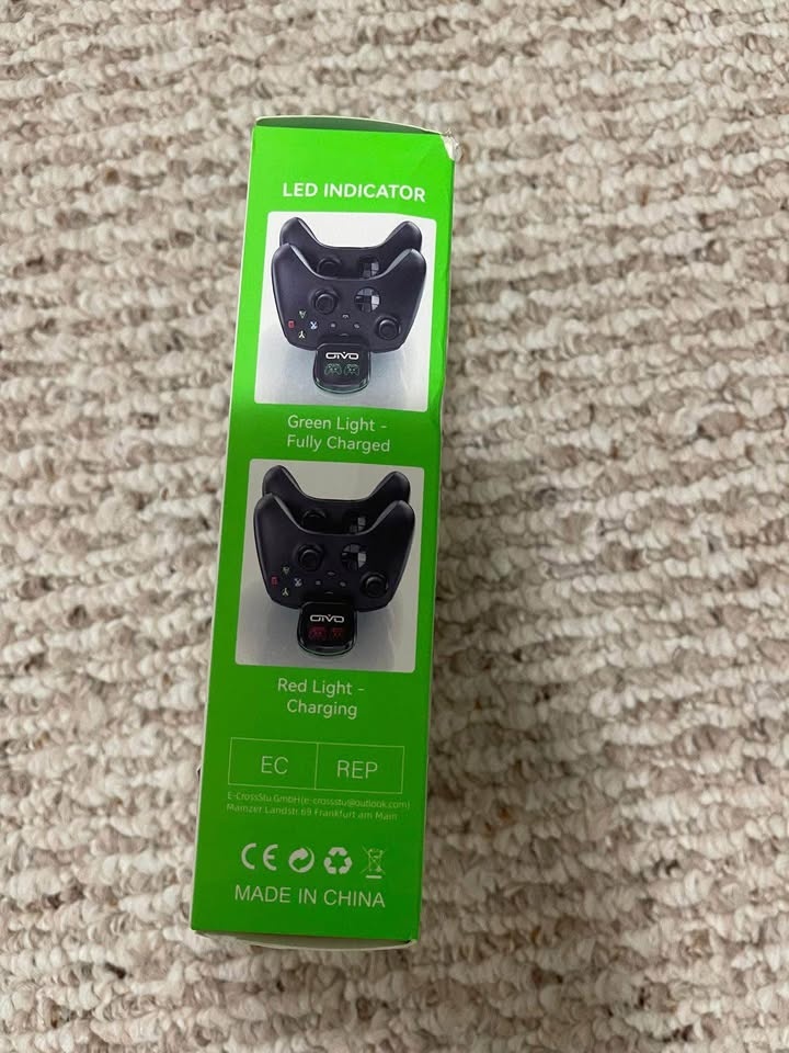 OIVO XSX Controller Charger Station w/ 2 Rechargeable Batteries - photo 4