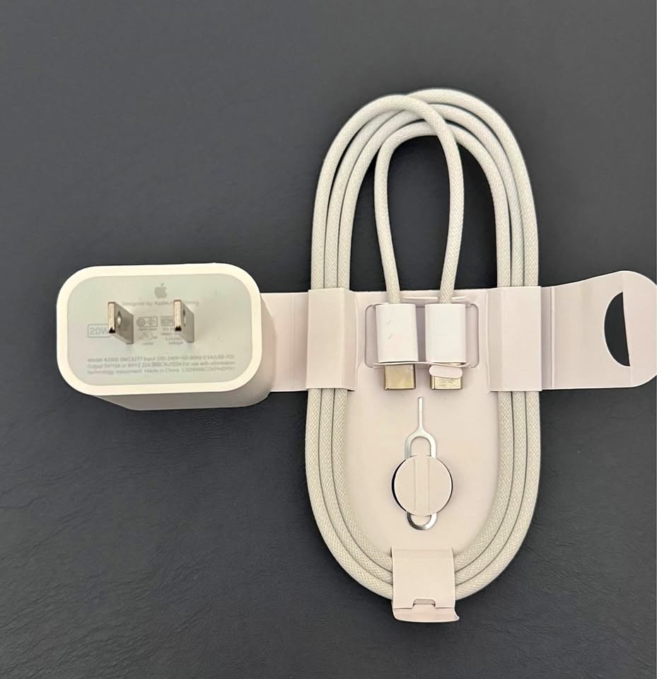 Apple iPhone Fast Charger & Cable - NEW