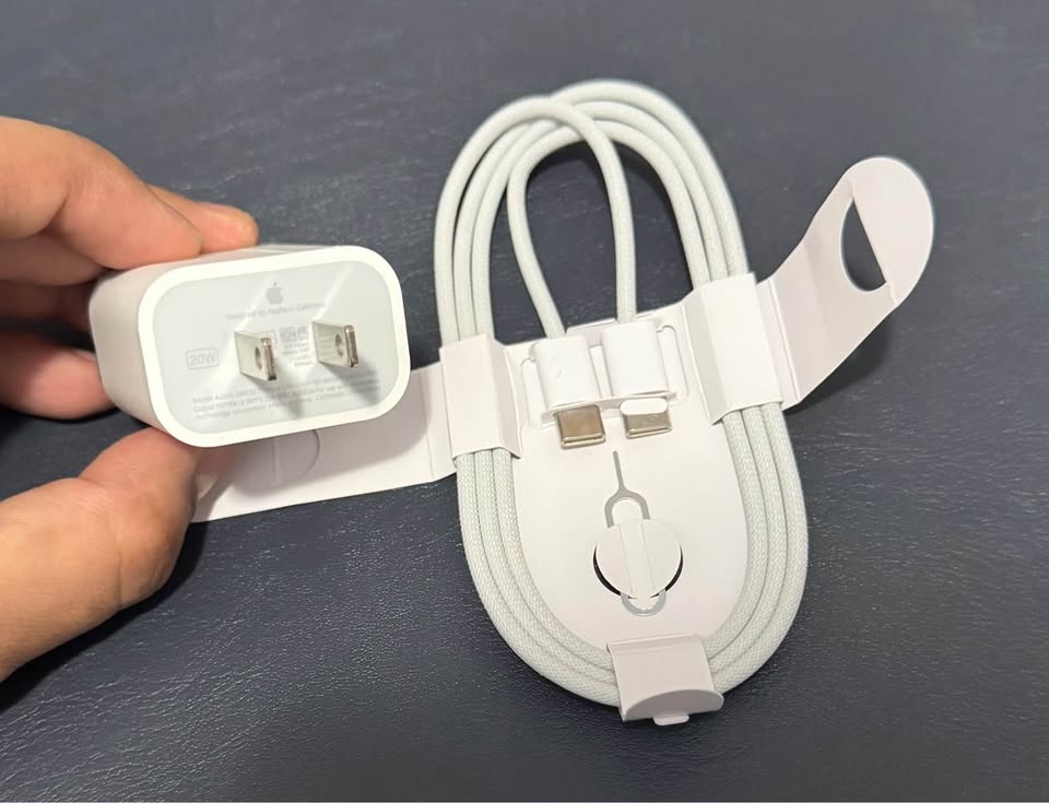 Apple iPhone Fast Charger & Cable - NEW - photo 2