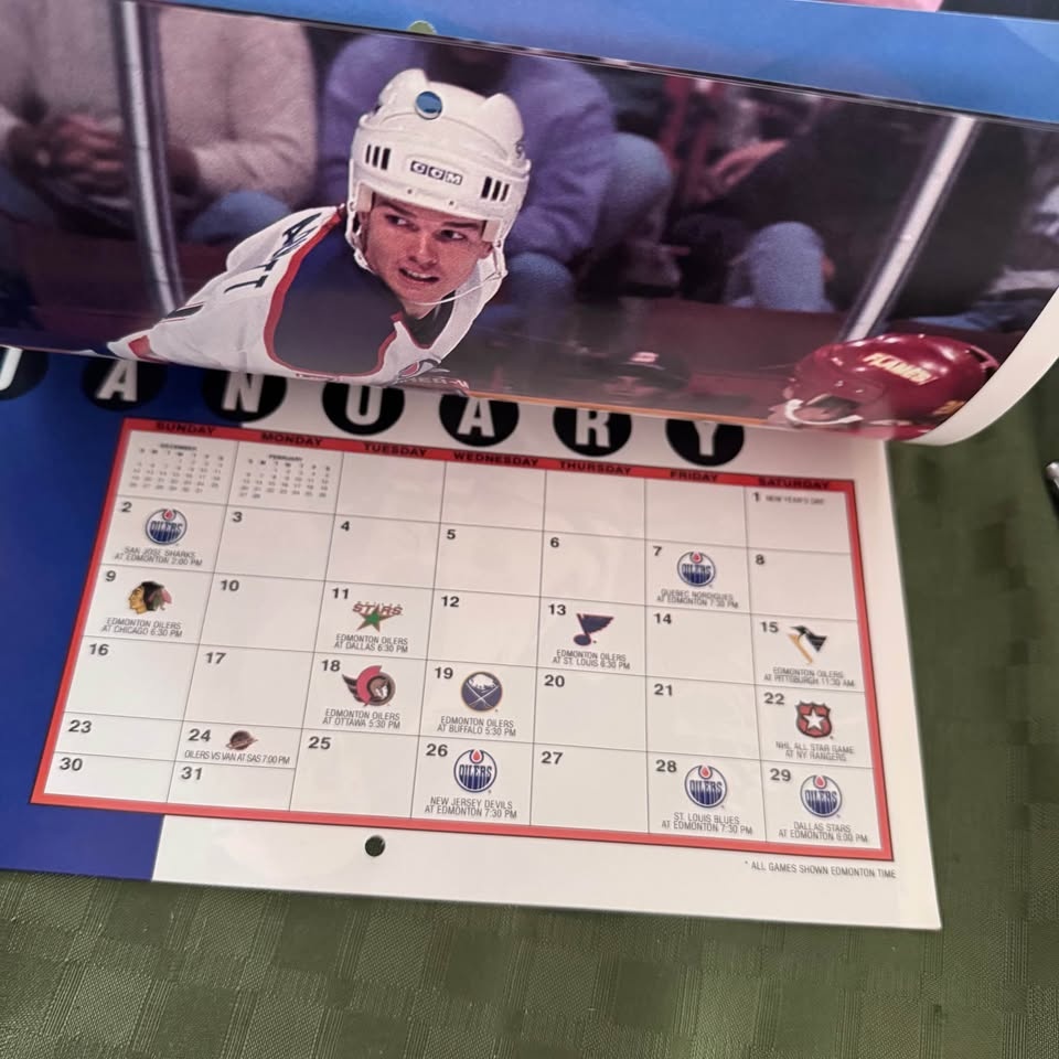 Edmonton Oilers 1993-94 Official Calendar - photo 4