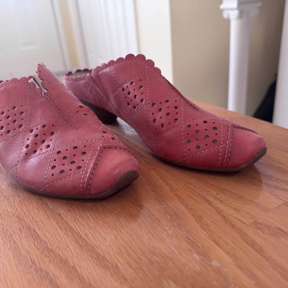 Josef Seibel Cut Out Leather Mules Size 37 - photo 2