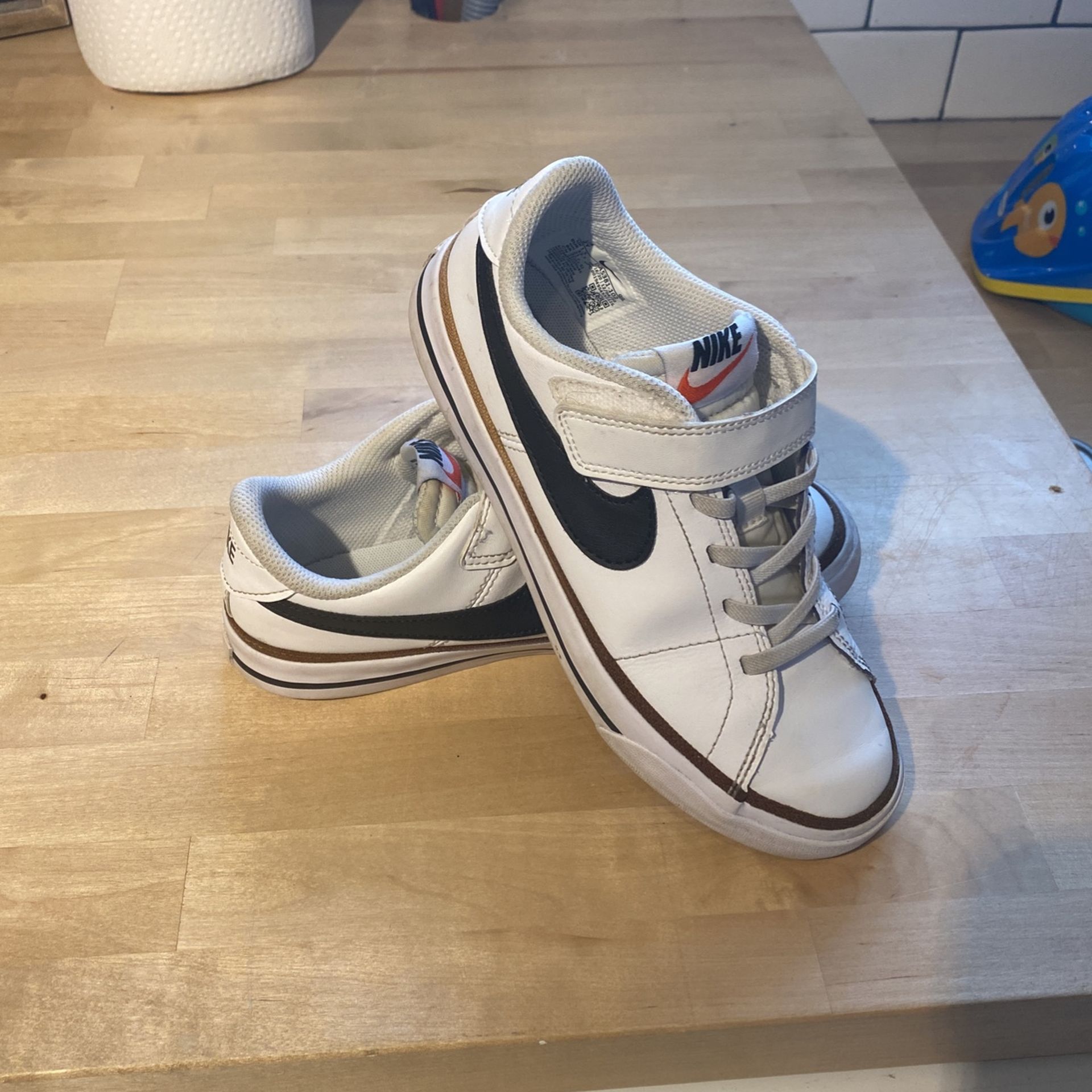 Nike 2y