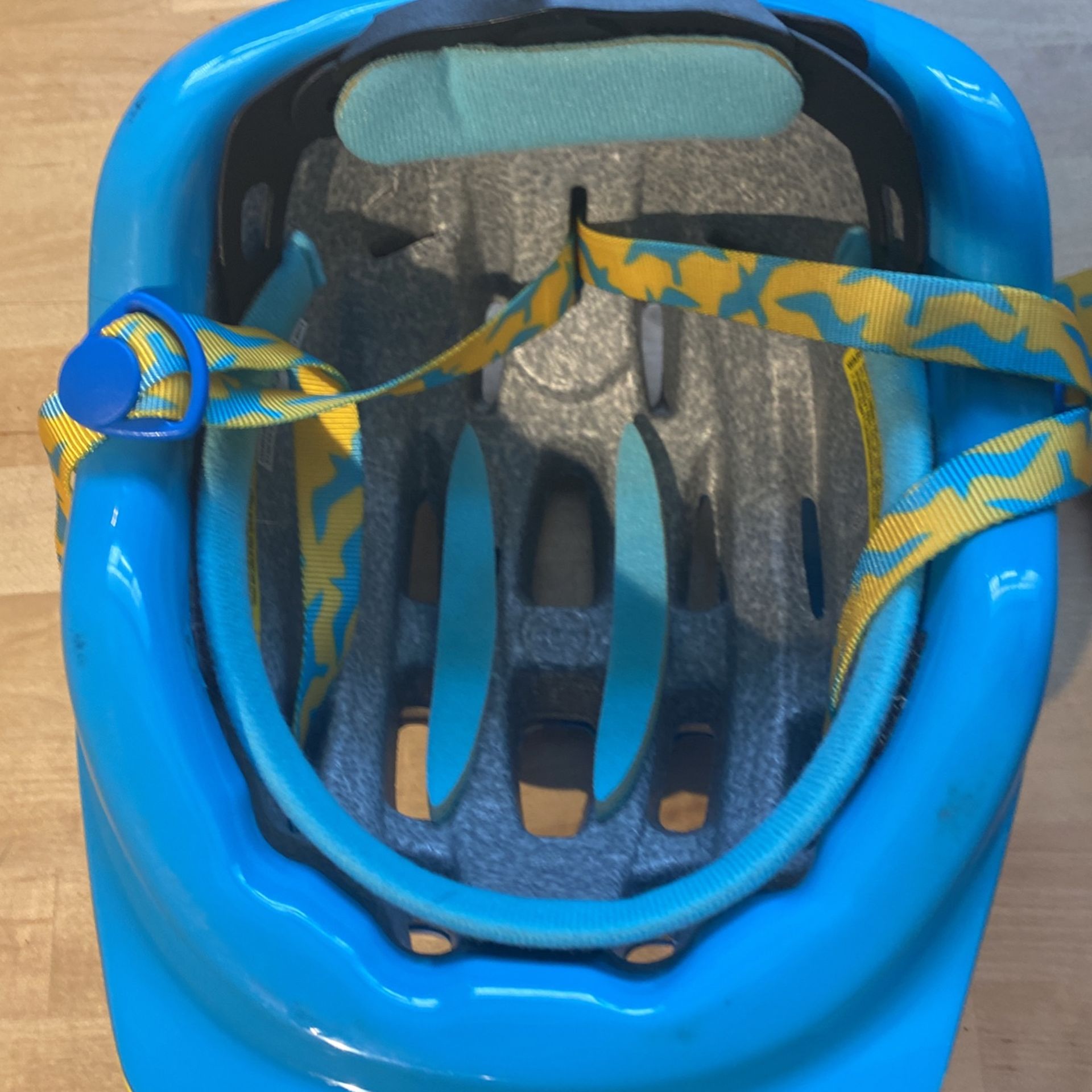 Kids Helmet 🪖 - photo 3