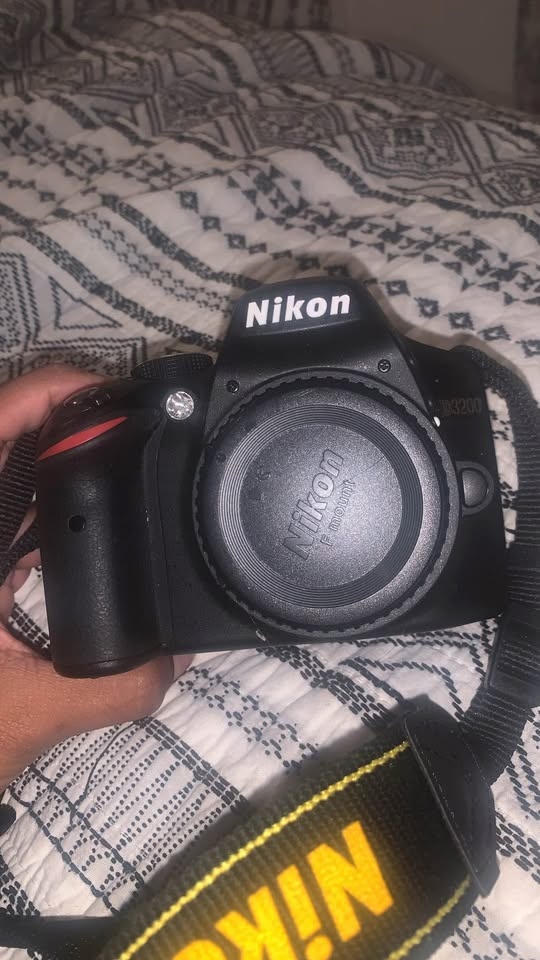 Nikon Camera - photo 2
