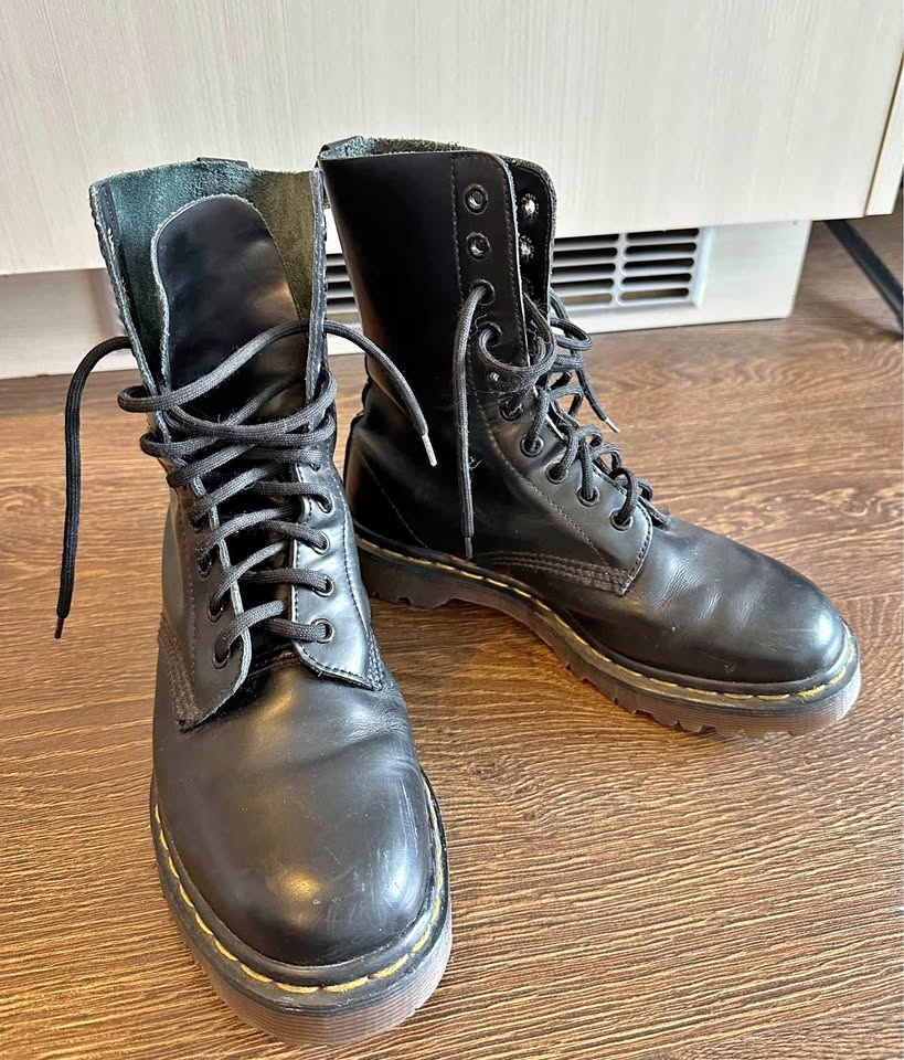 Dr Martens 1460 Black High Boots - Size 7.5