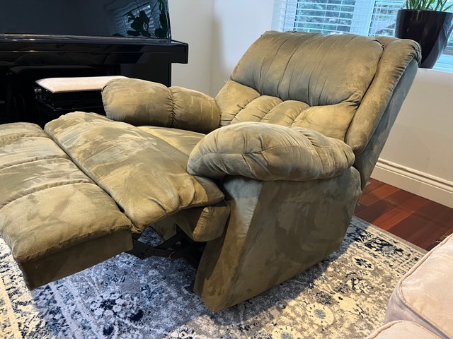 Olive Green Recliner - photo 3