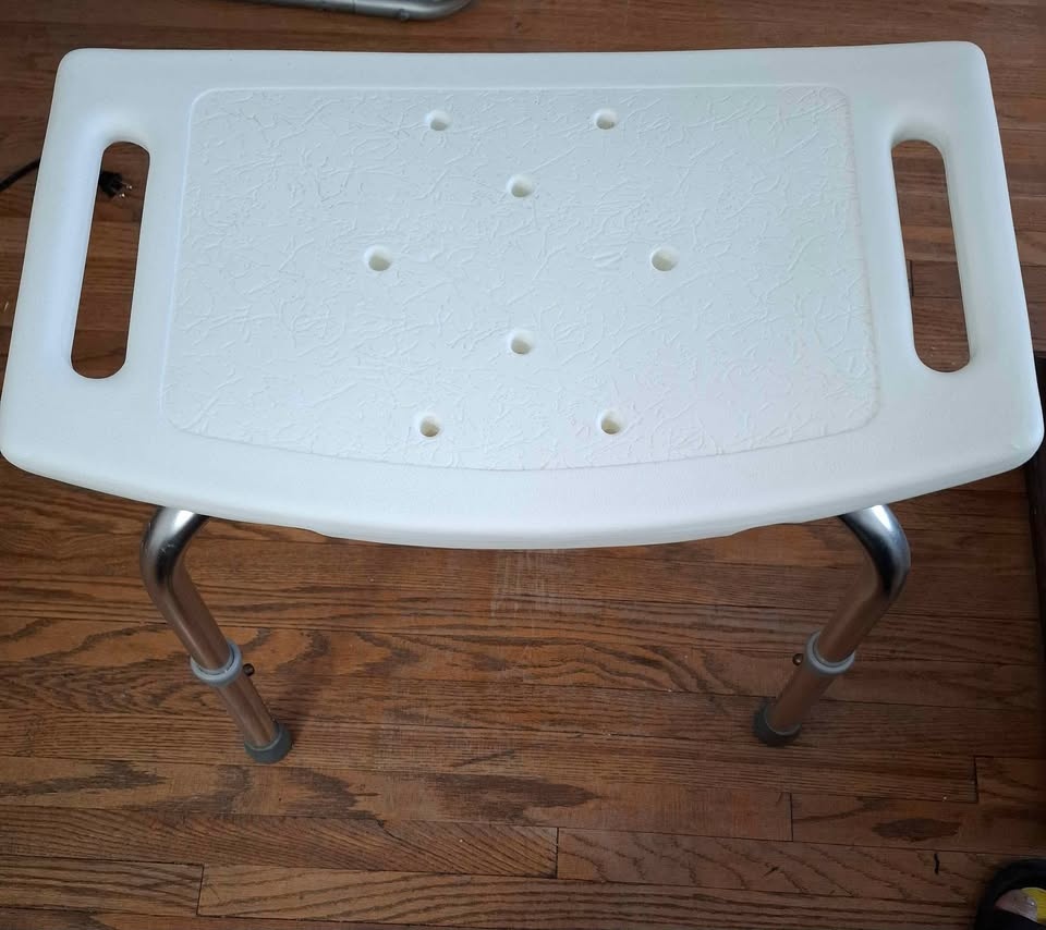 Shower chair with handles and adjustable height - photo 2