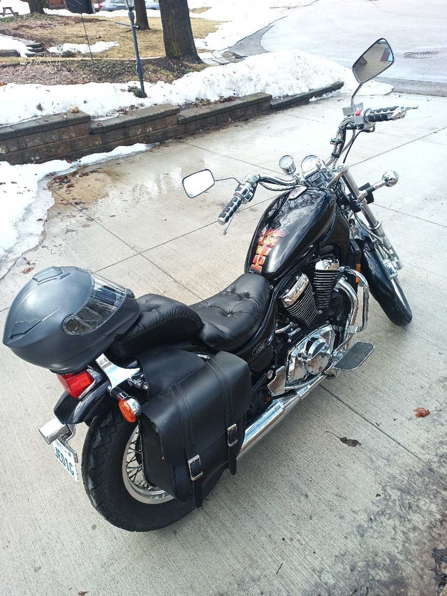2001 Suzuki Intruder VS800 Cruiser Motorcycle - photo 2