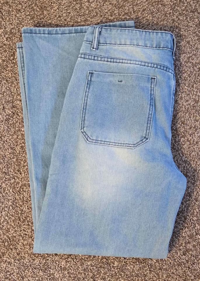 Size Large Light Wash Jeans - $15 - photo 2