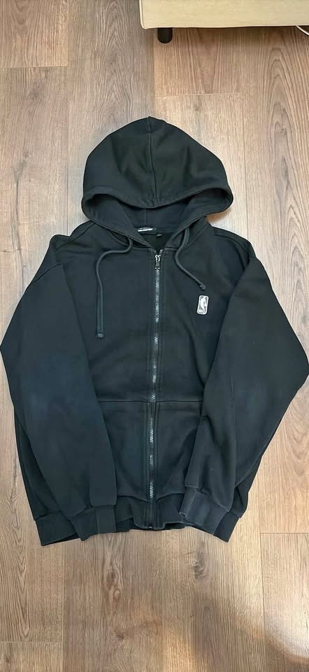 NBA officially licensed zip up Size L