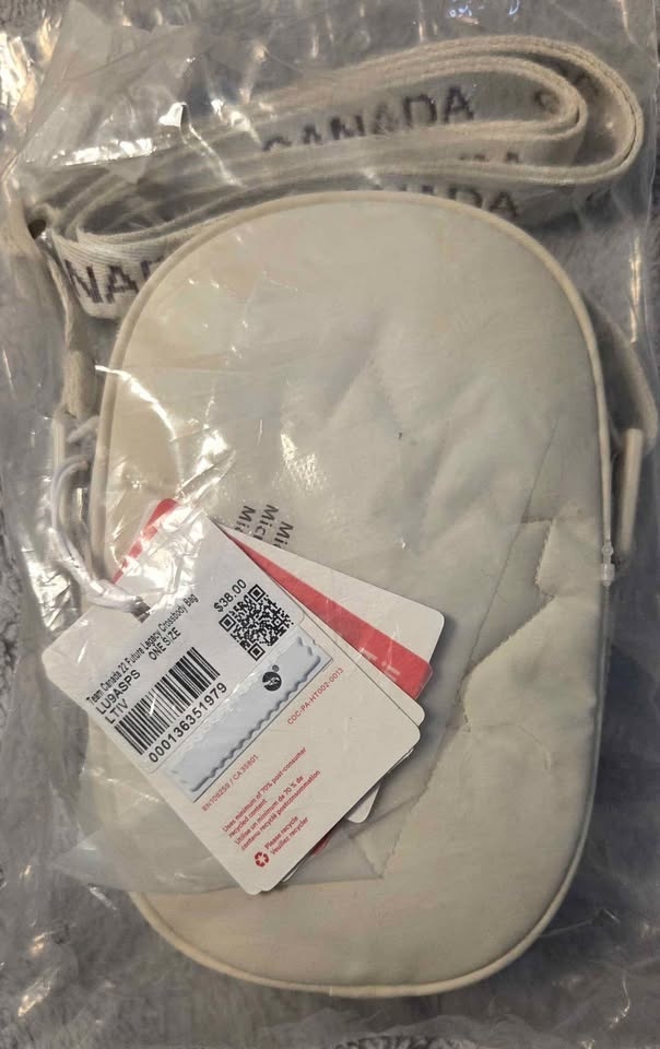 Lululemon Team Canada Future Legacy Crossbody Bag - Nwt - photo 2
