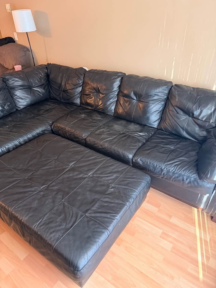 Sectional Couch and Ottoman - photo 3