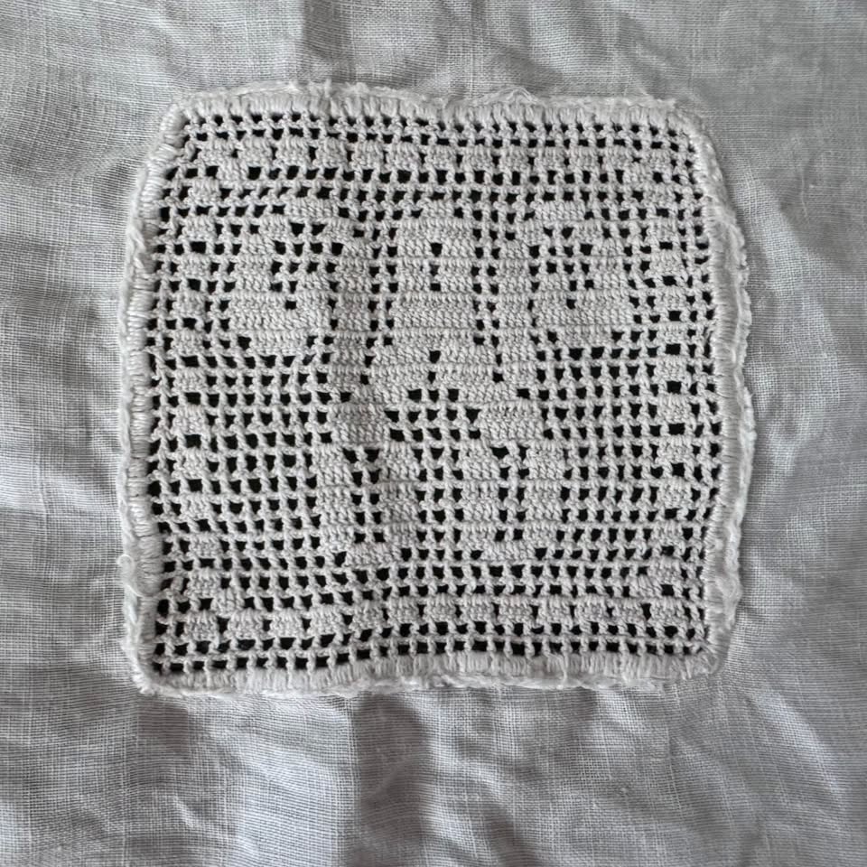 1920-30s Handmade Monogrammed Doily - photo 4
