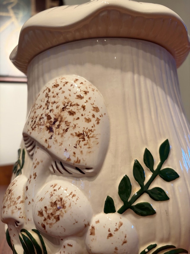 Arnel’s Mushroom Cookie Jar - photo 3