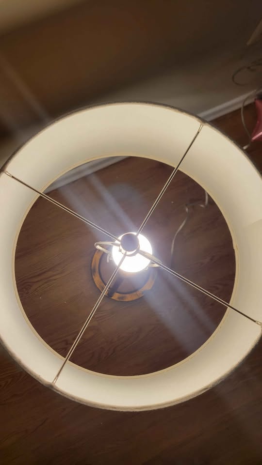 Modern Tripod Table Lamp - photo 4