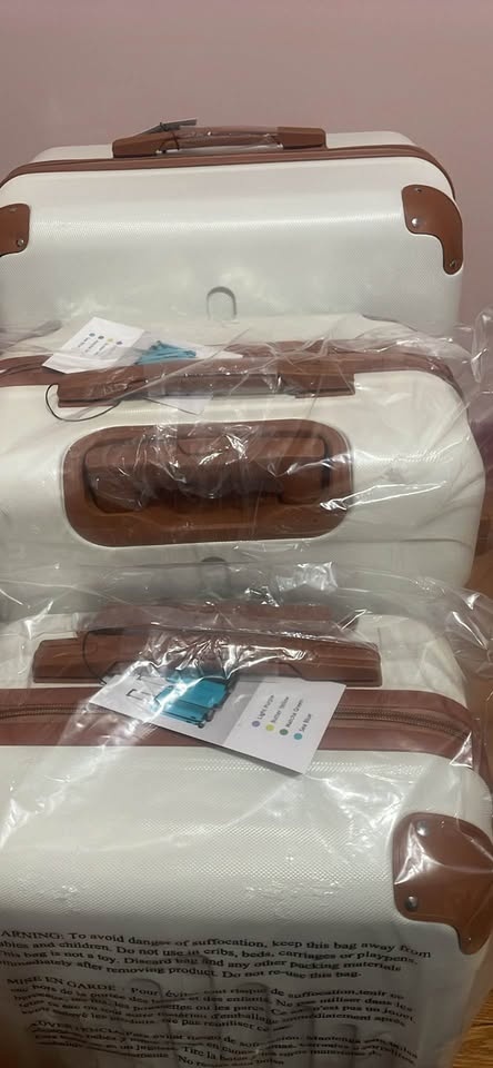 3 Piece Luggage Set - NEW - photo 3