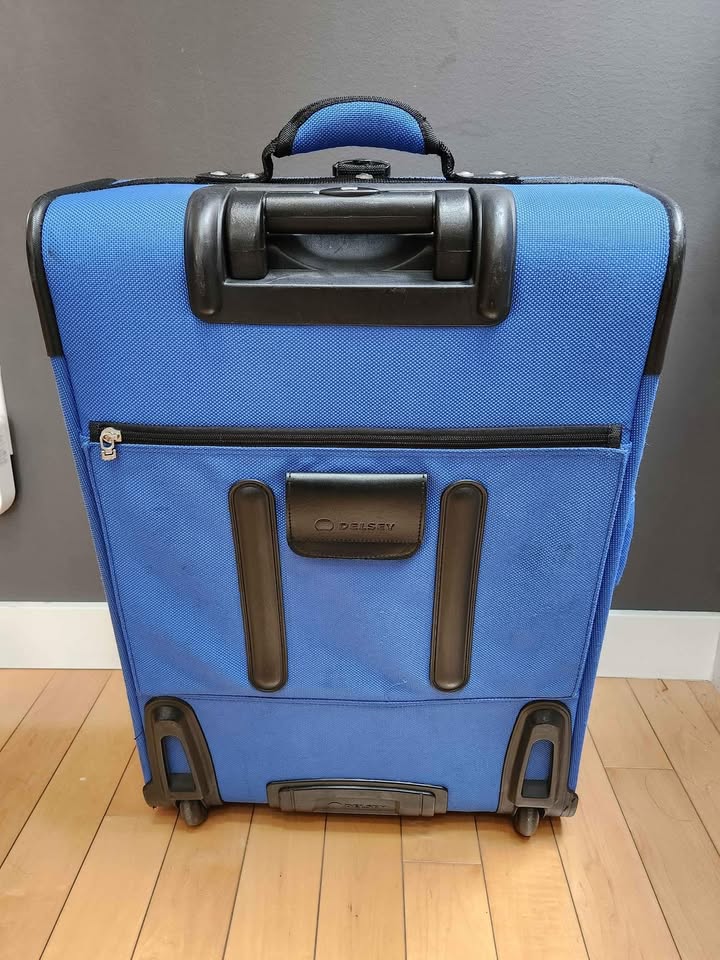 25" Delsey Helium Lite 100 Expandable Luggage - photo 3